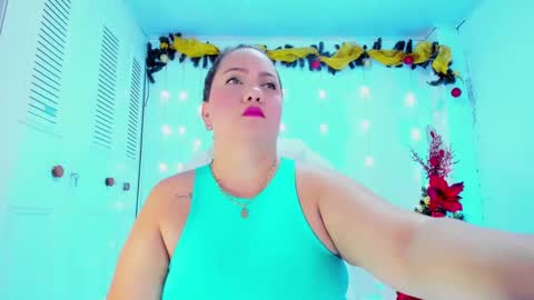 Snapshot of camilaa_foxxx chatting on 12.29.24 camilaa foxxx online show from 12.29.24