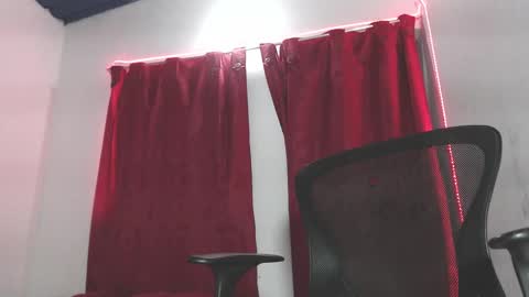 Snapshot of camilabbxc chatting on 02.18.25 camila online show from 02.18.25