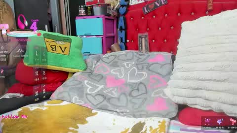 Snapshot of camile_milf chatting on 02.23.26 Lauren camile online show from 02.23.26