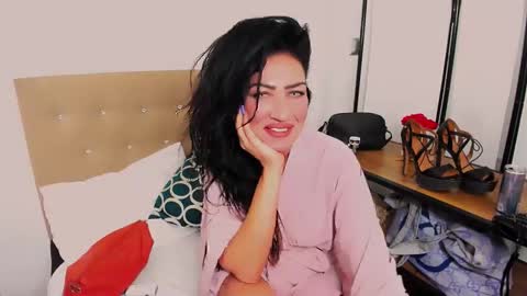 Snapshot of camileeyes chatting on 12.09.24 CamileEyes online show from 12.09.24