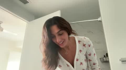 Snapshot of camiliakxoxo chatting on 11.02.25 camiliakxoxo online show from 11.02.25