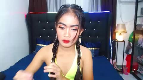 Snapshot of camilla_morena chatting on 02.21.25 camilla_morena online show from 02.21.25
