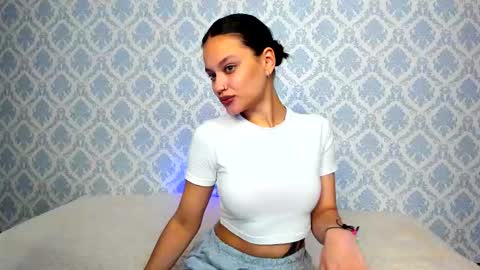 Snapshot of camilla_williamsss chatting on 10.08.25 camilla_williamsss online show from 10.08.25