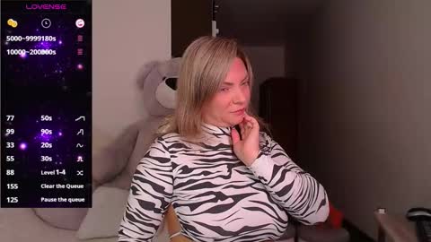 Snapshot of camille_game chatting on 10.02.25 Camille Game online show from 10.02.25