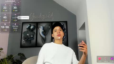 Snapshot of camillo_virgil chatting on 10.18.25 Camillo Virgil online show from 10.18.25