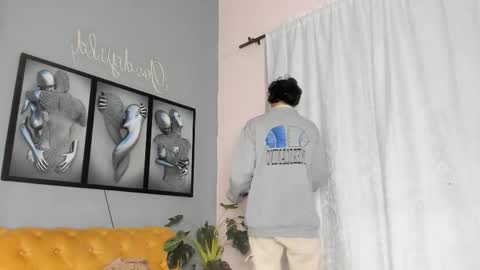 Snapshot of camillo_virgil chatting on 12.01.25 Camillo Virgil online show from 12.01.25