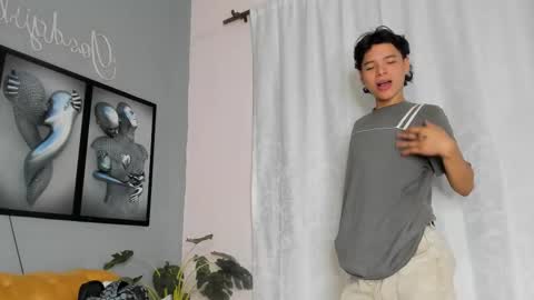 Snapshot of camillo_virgil chatting on 12.02.25 Camillo Virgil online show from 12.02.25