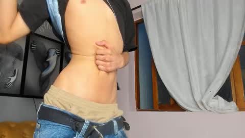 Snapshot of camillo_virgil chatting on 12.03.25 Camillo Virgil online show from 12.03.25