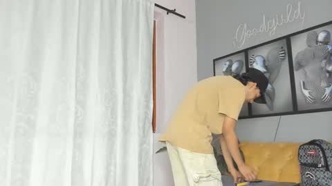 Snapshot of camillo_virgil chatting on 12.16.25 Camillo Virgil online show from 12.16.25