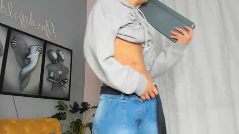 Snapshot of camillo_virgil chatting on 12.21.25 Camillo Virgil online show from 12.21.25