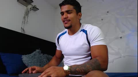 Snapshot of camilo_contre21 chatting on 10.22.25 camilo_contre21 online show from 10.22.25