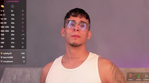   INDEPENDENT MODEL online show from 01.04.25