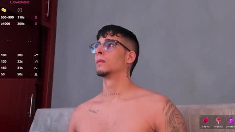   INDEPENDENT MODEL online show from 01.16.25