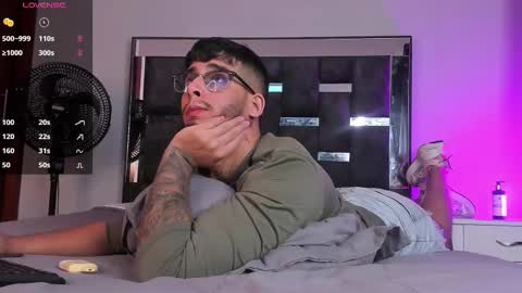   INDEPENDENT MODEL online show from 02.19.25