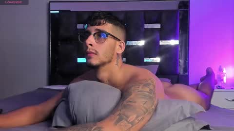   INDEPENDENT MODEL online show from 03.11.25