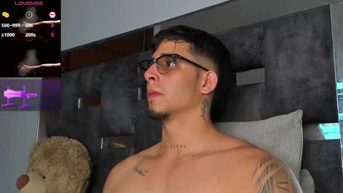   INDEPENDENT MODEL online show from 09.16.25