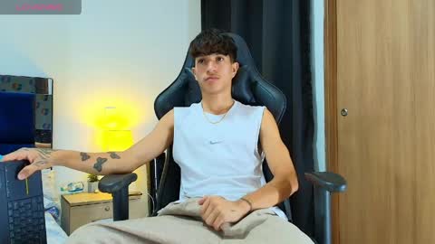 Snapshot of camilobass_ chatting on 05.09.26 Camilo Bass online show from 05.09.26