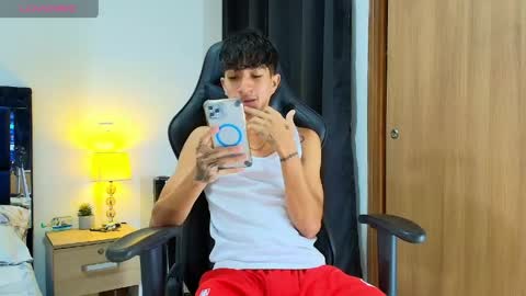 Snapshot of camilobass_ chatting on 05.10.26 Camilo Bass online show from 05.10.26