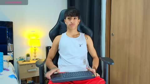 Snapshot of camilobass_ chatting on 05.12.26 Camilo Bass online show from 05.12.26