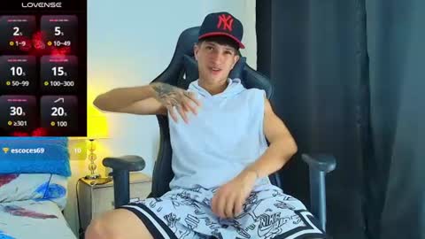 Snapshot of camilobass_ chatting on 07.22.26 Camilo Bass online show from 07.22.26