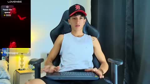 Snapshot of camilobass_ chatting on 07.31.26 Camilo Bass online show from 07.31.26