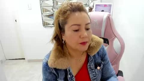 Snapshot of camixxx_m chatting on 06.25.26 camixxx_m online show from 06.25.26