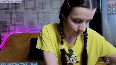 Snapshot of camkitana01 chatting on 06.23.26 Kitana online show from 06.23.26