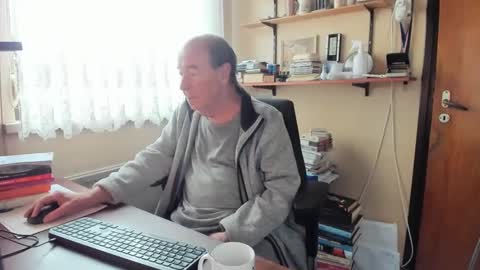 Snapshot of cammee chatting on 01.08.25 Cammee online show from 01.08.25