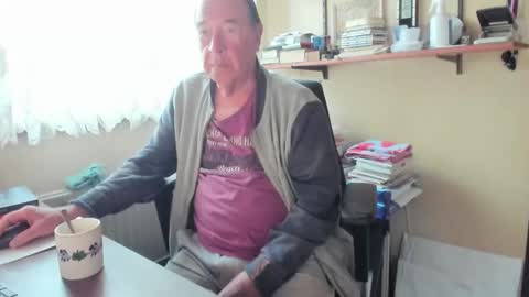 Snapshot of cammee chatting on 10.06.25 Cammee online show from 10.06.25