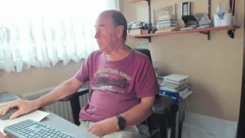 Snapshot of cammee chatting on 11.19.25 Cammee online show from 11.19.25