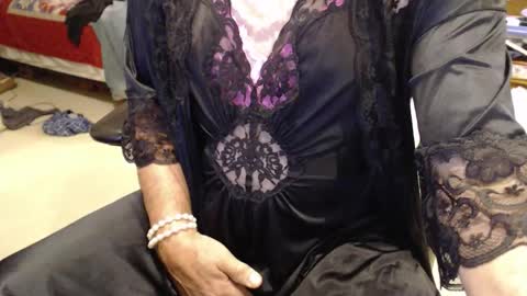 Snapshot of cammiecd chatting on 10.28.25 CammieCD online show from 10.28.25