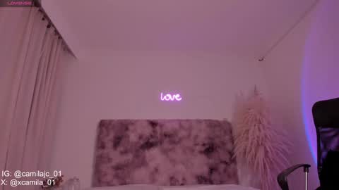 Laura Camila online show from 01.06.25