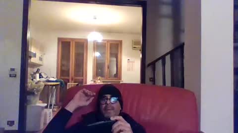 Snapshot of camomilla72 chatting on 03.10.25 Cristian online show from 03.10.25
