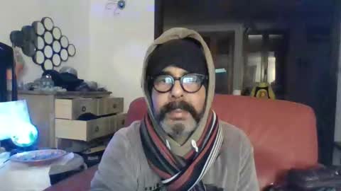 Snapshot of camomilla72 chatting on 10.20.25 Cristian online show from 10.20.25