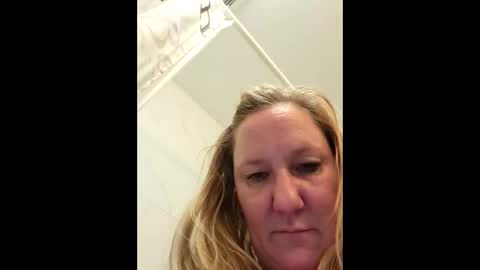 Snapshot of campbellcourtney385 chatting on 01.15.26 campbellcourtney385 online show from 01.15.26