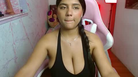 Snapshot of candela_smith chatting on 10.02.25 Candelaria online show from 10.02.25