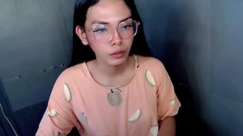 Snapshot of candi_blows chatting on 12.15.25 Candi online show from 12.15.25