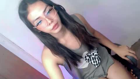 Snapshot of candi_blows chatting on 01.08.26 Candi online show from 01.08.26
