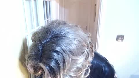 Snapshot of candi_smokes chatting on 11.23.25 candi smokes online show from 11.23.25