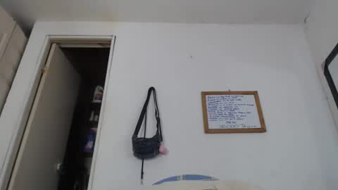 Snapshot of candy_cumyy1 chatting on 02.25.25 candy_cumyy1 online show from 02.25.25