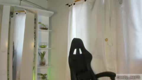 Snapshot of candy_hes chatting on 09.11.25 Nickol online show from 09.11.25