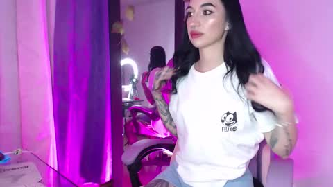 Leila  online show from 12.18.25