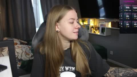 Snapshot of candy_meggie chatting on 12.16.24 Megan online show from 12.16.24