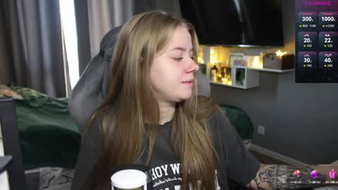 Snapshot of candy_meggie chatting on 12.18.24 Megan online show from 12.18.24