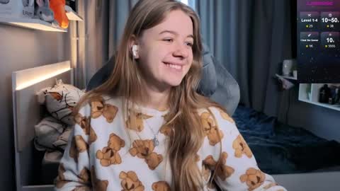 Snapshot of candy_meggie chatting on 02.03.25 Megan online show from 02.03.25