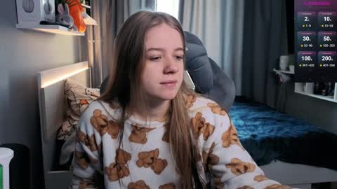 Snapshot of candy_meggie chatting on 02.07.25 Megan online show from 02.07.25