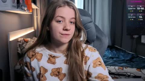 Snapshot of candy_meggie chatting on 02.25.25 Megan online show from 02.25.25