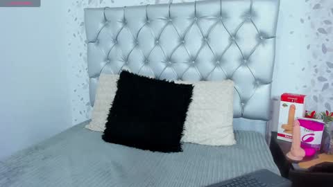 Snapshot of candy_mery chatting on 12.12.24 candy mery online show from 12.12.24
