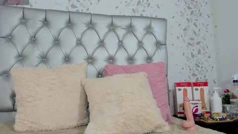 Snapshot of candy_mery chatting on 03.08.25 candy mery online show from 03.08.25