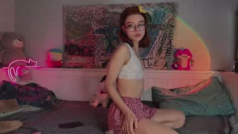 Snapshot of candybeee chatting on 11.13.25 candybeee online show from 11.13.25